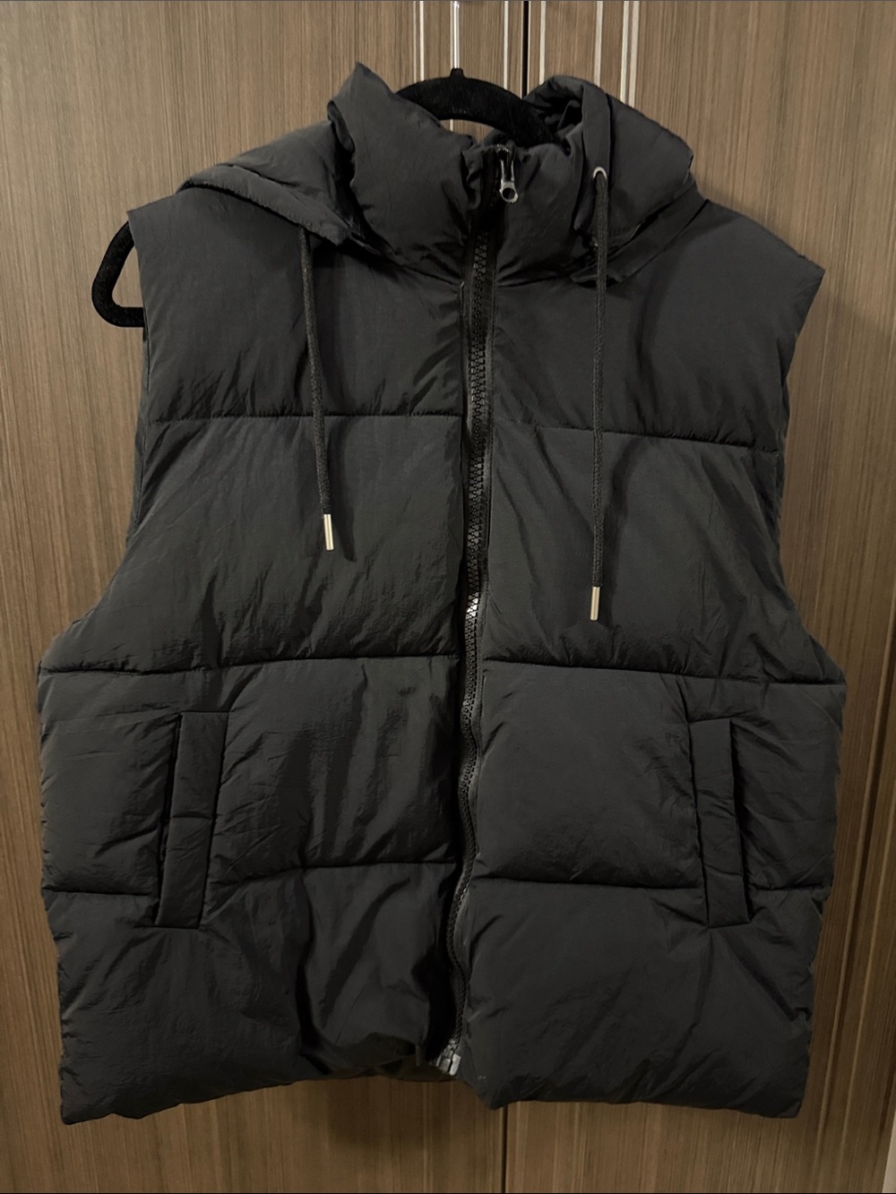 Women's Black Hooded Sleeveless Puffer Vest